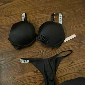 VICTORIA'S SECRET
Shine Strap Bombshell Add-2-Cups Push-Up Bikini Top